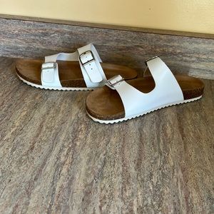 White sandals size 3